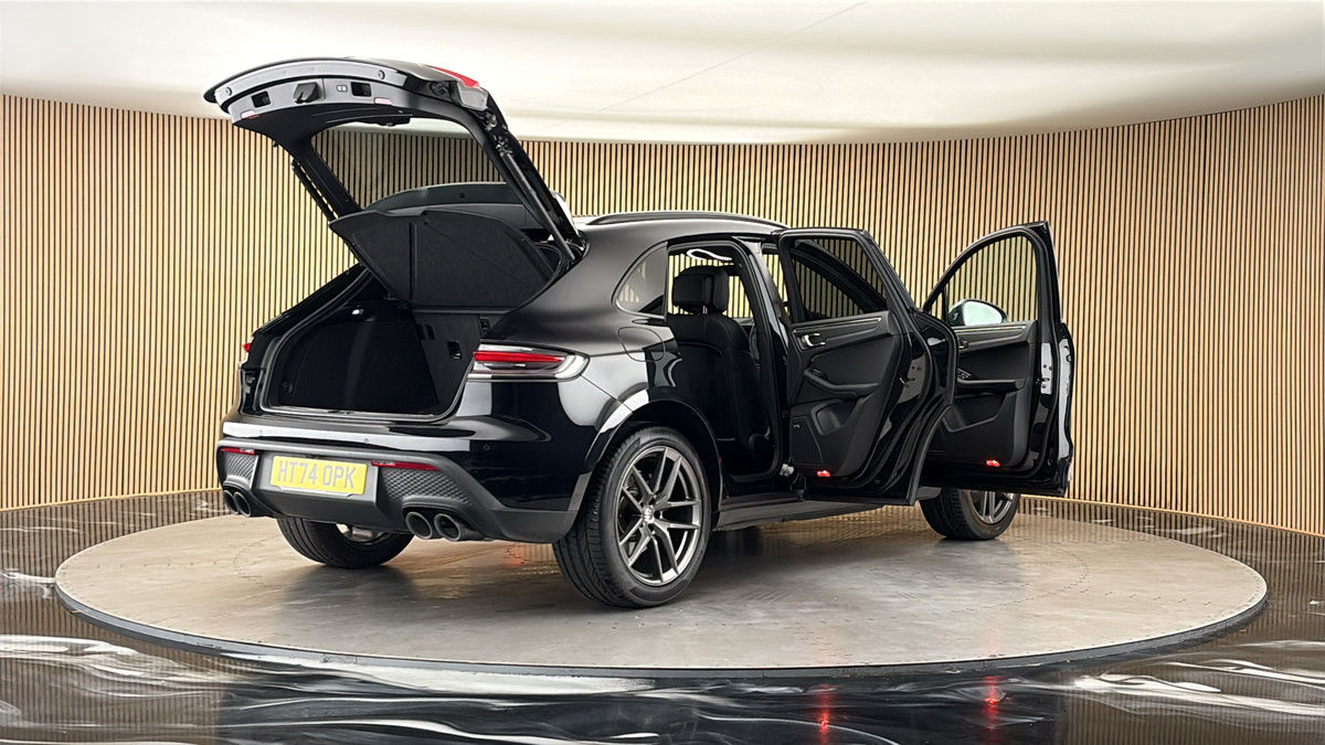 More views of Porsche Macan