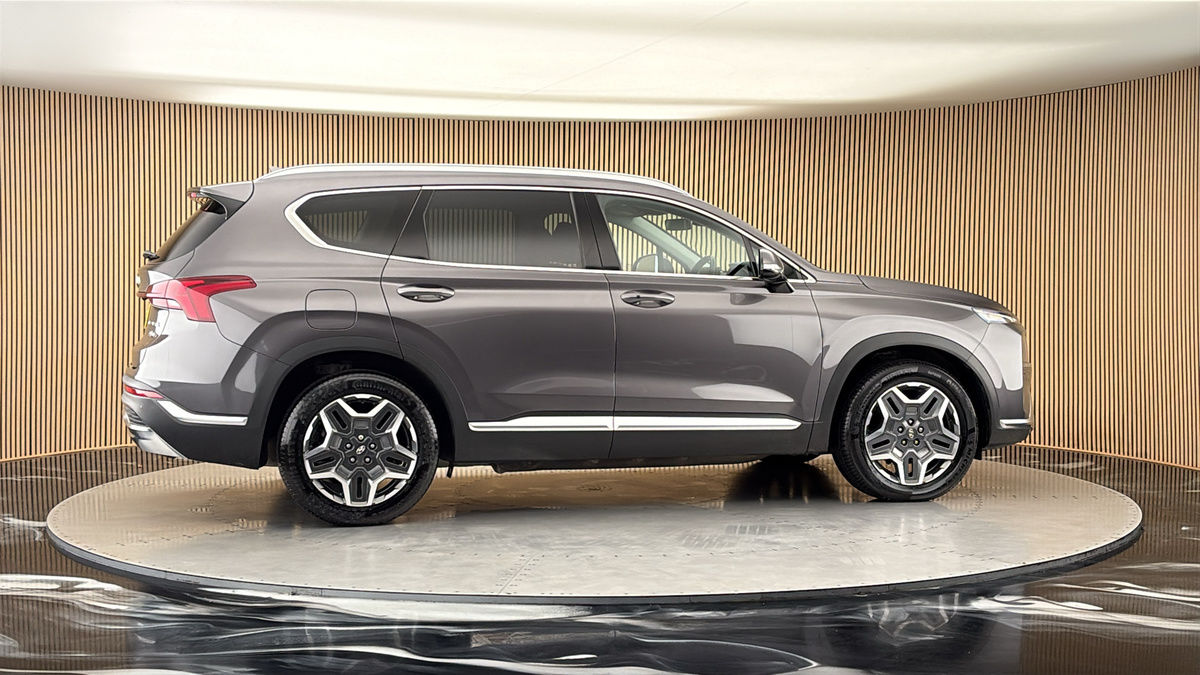 More views of Hyundai Santa Fe