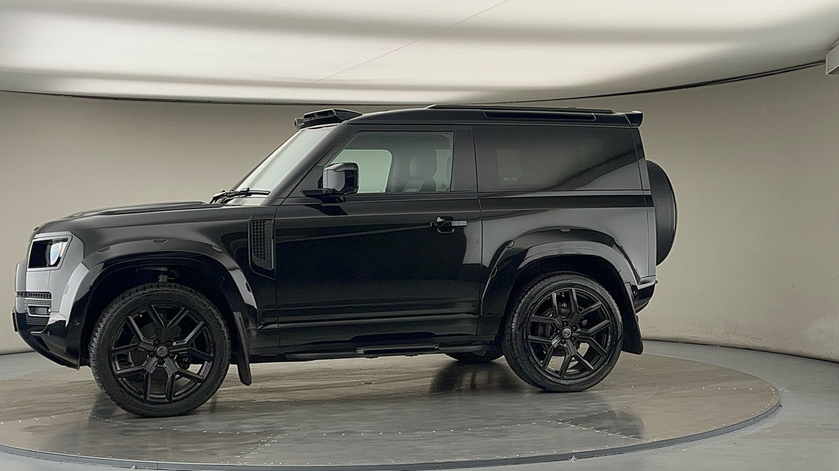 More views of Land Rover Defender 90