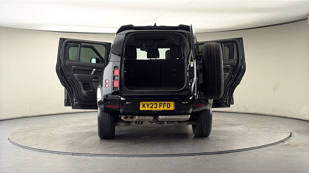 More views of Land Rover Defender 110