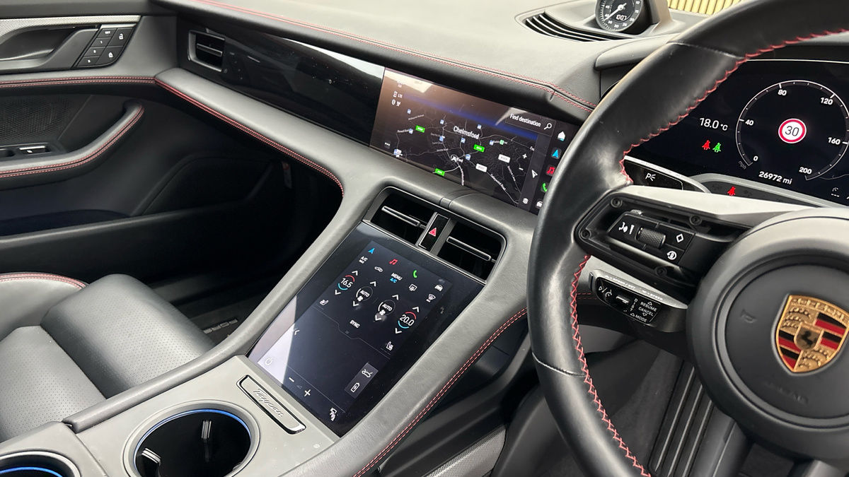 Porsche Taycan Image 18