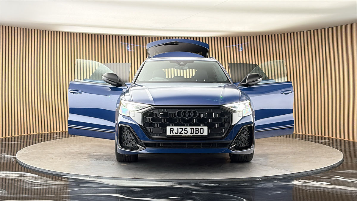 More views of Audi Q8