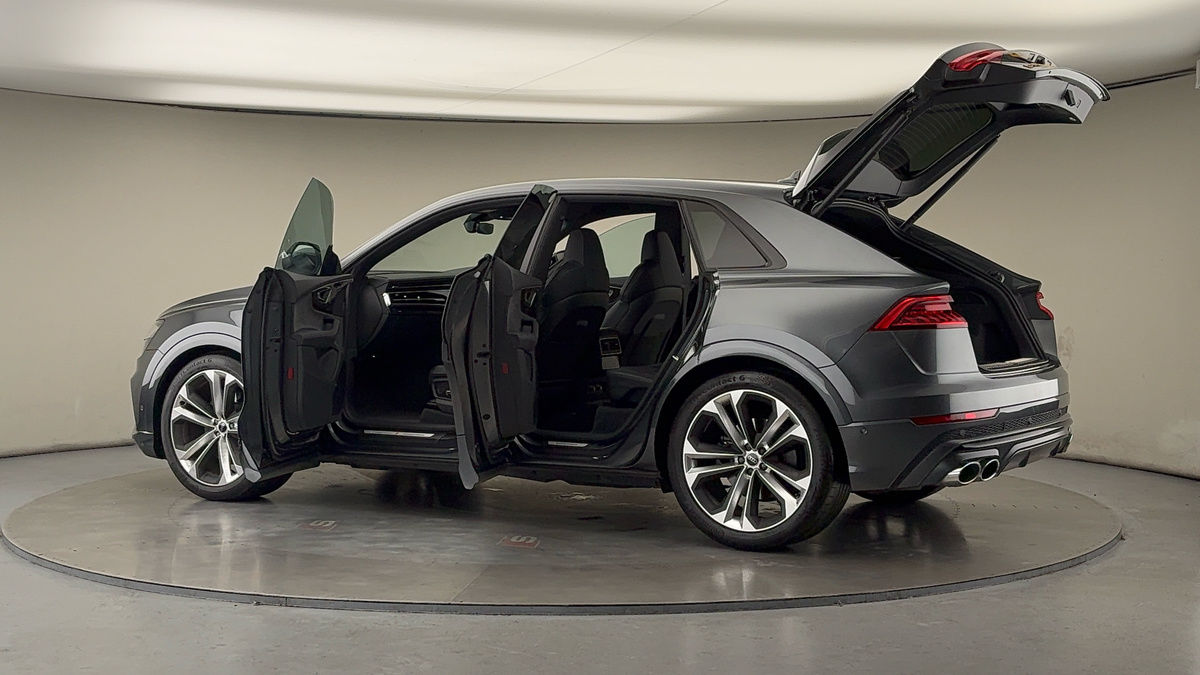 More views of Audi SQ8