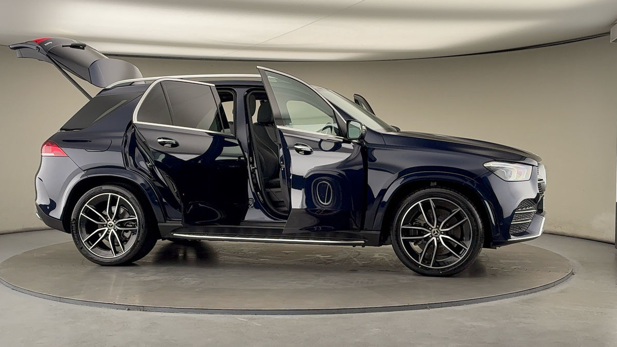 More views of Mercedes-Benz GLE