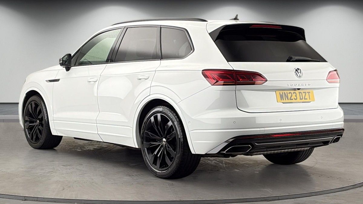 Volkswagen Touareg Image 2