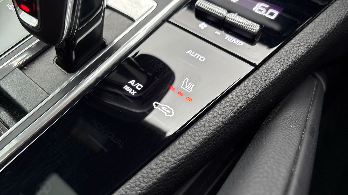 Porsche Cayenne Image 29