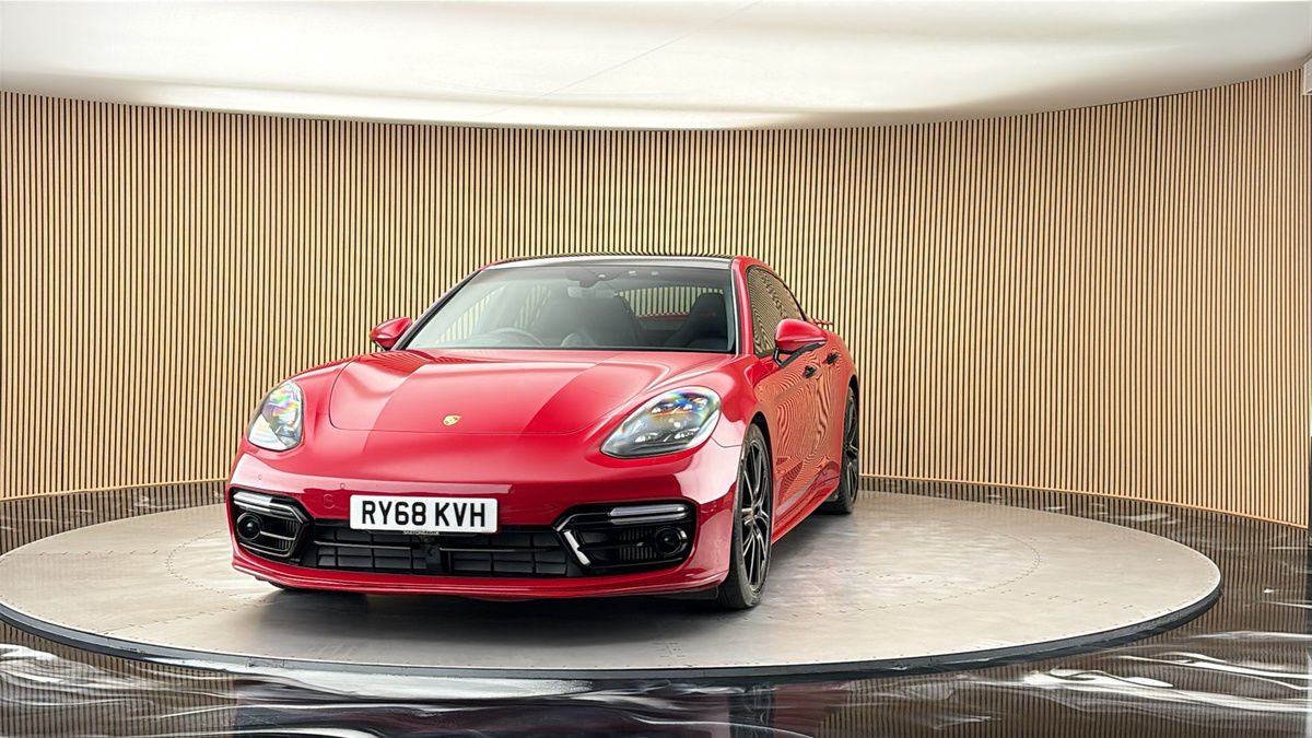 More views of Porsche Panamera