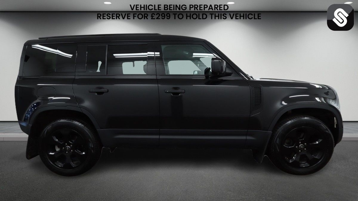 Land Rover Defender 110 Image 5