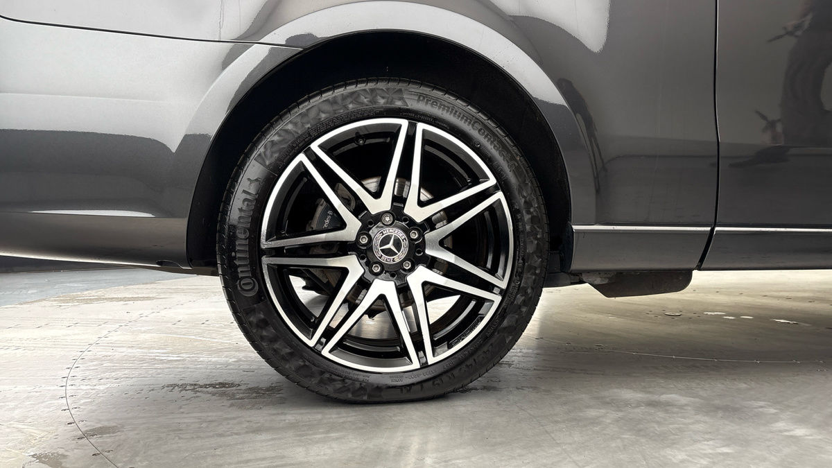 Mercedes-Benz V Class Image 16