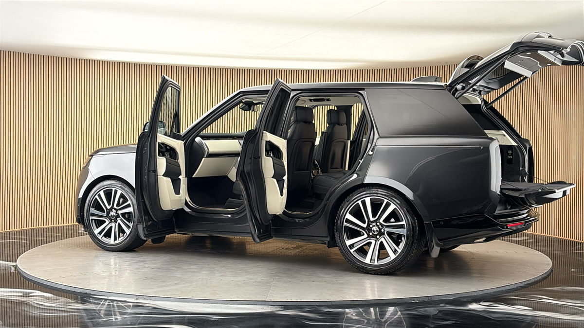 More views of Land Rover Range Rover