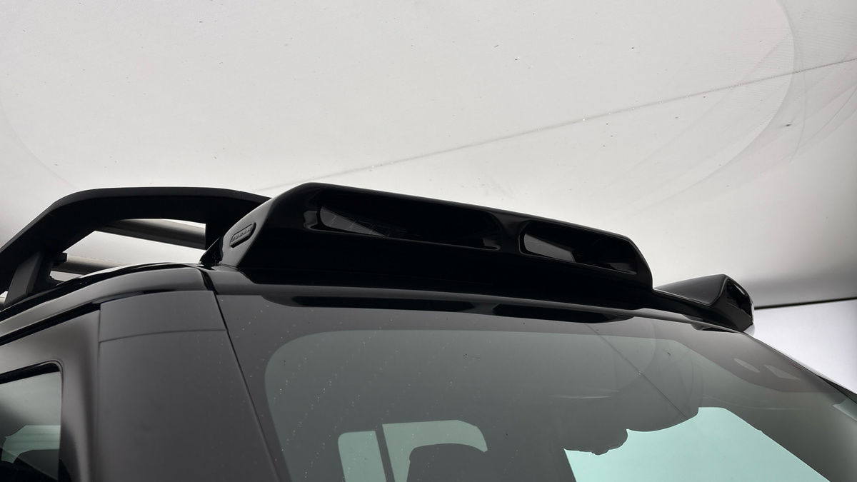 Land Rover Defender 130 Urban Image 30