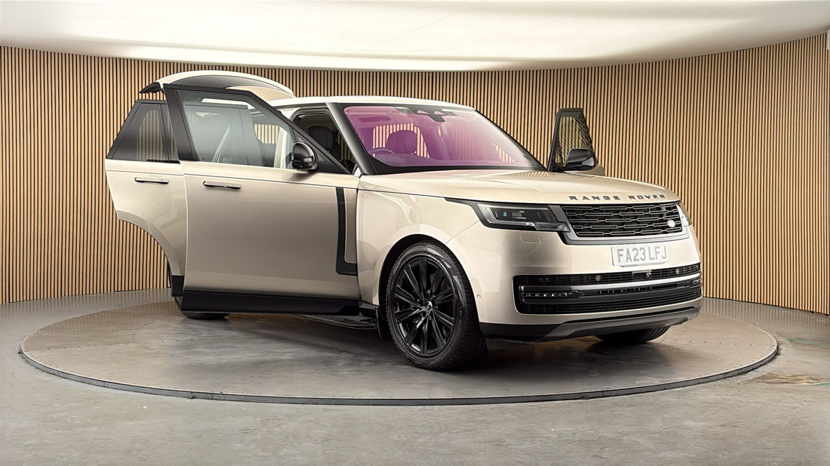 More views of Land Rover Range Rover