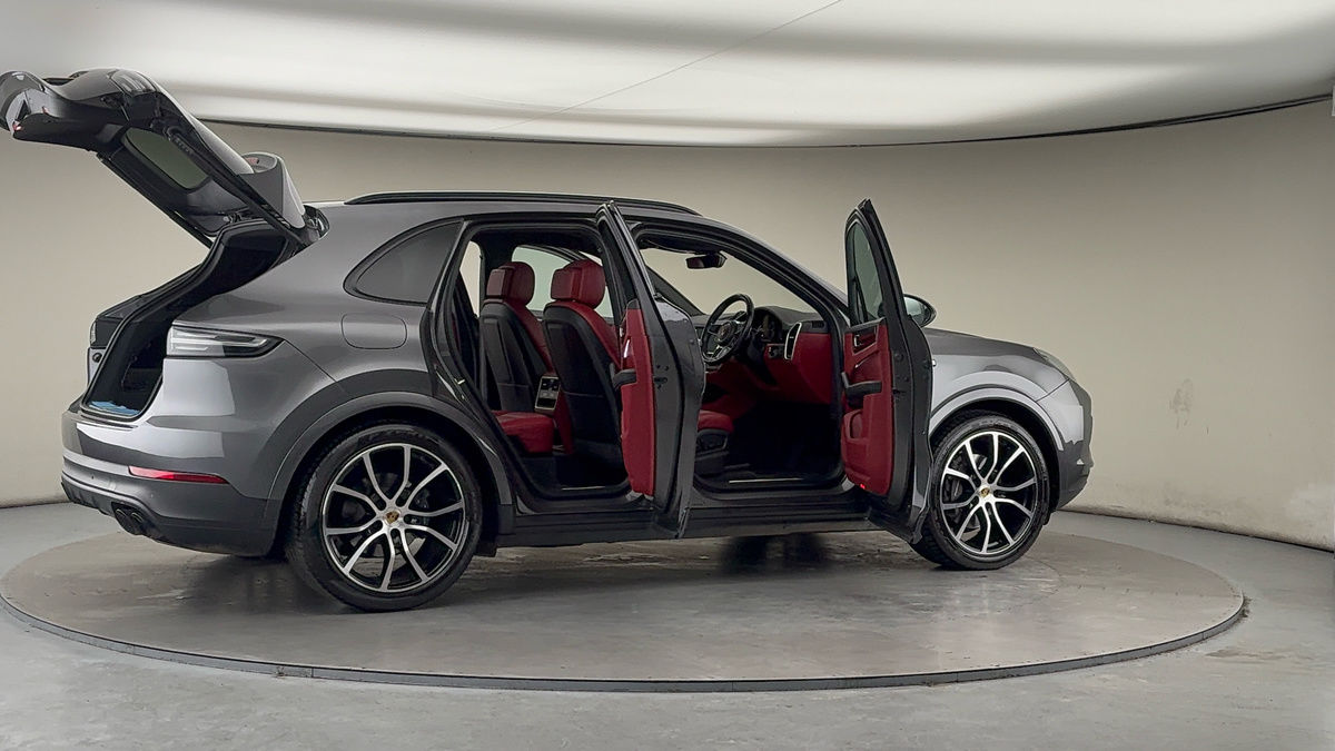 More views of Porsche Cayenne