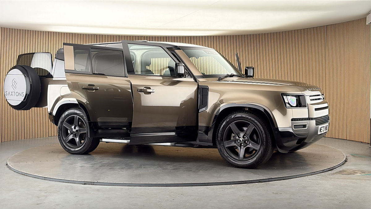 More views of Land Rover Defender 110
