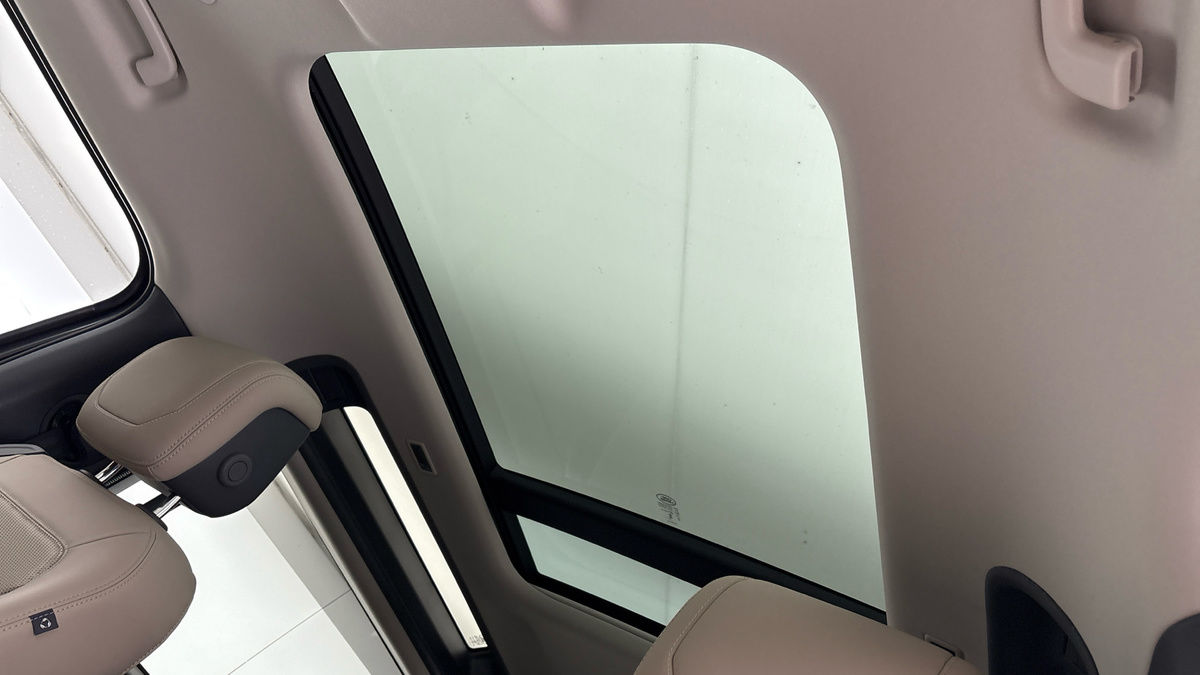 Land Rover Defender 90 Image 6