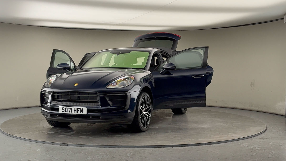 More views of Porsche Macan