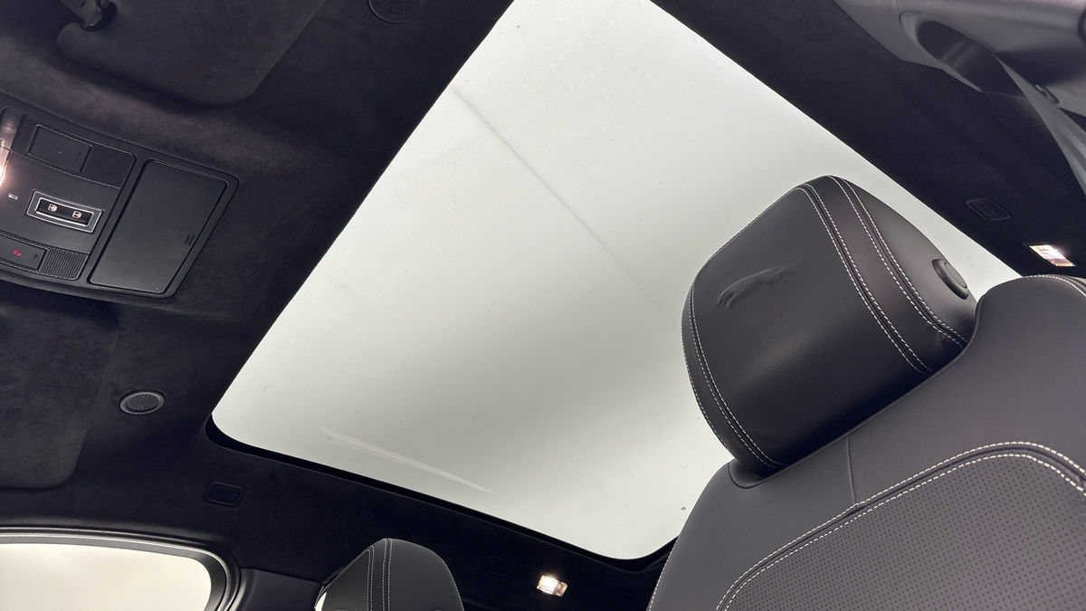 Jaguar E-PACE Image 6