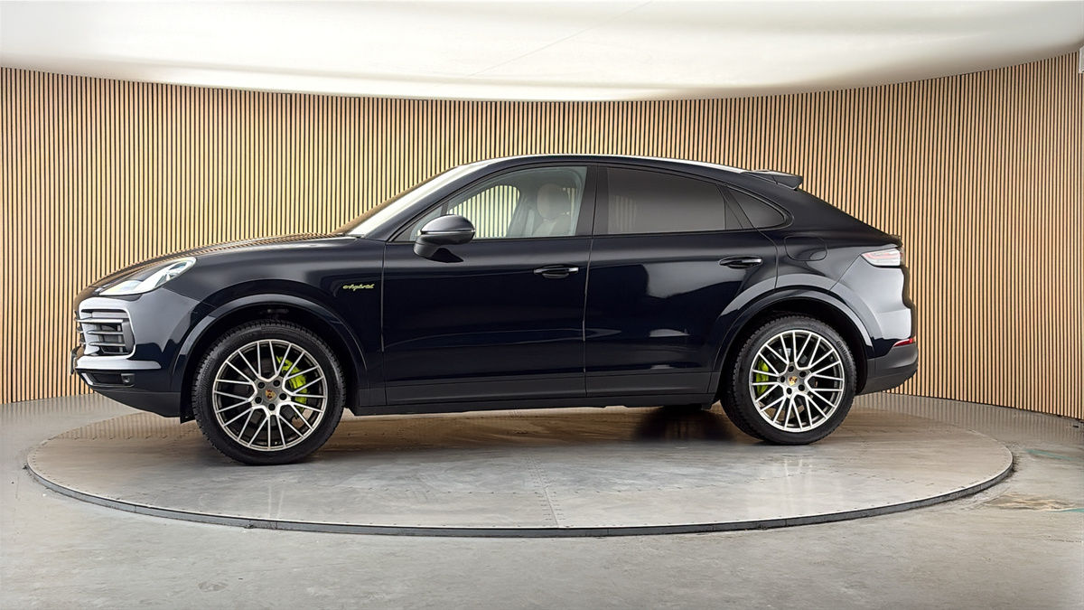 More views of Porsche Cayenne