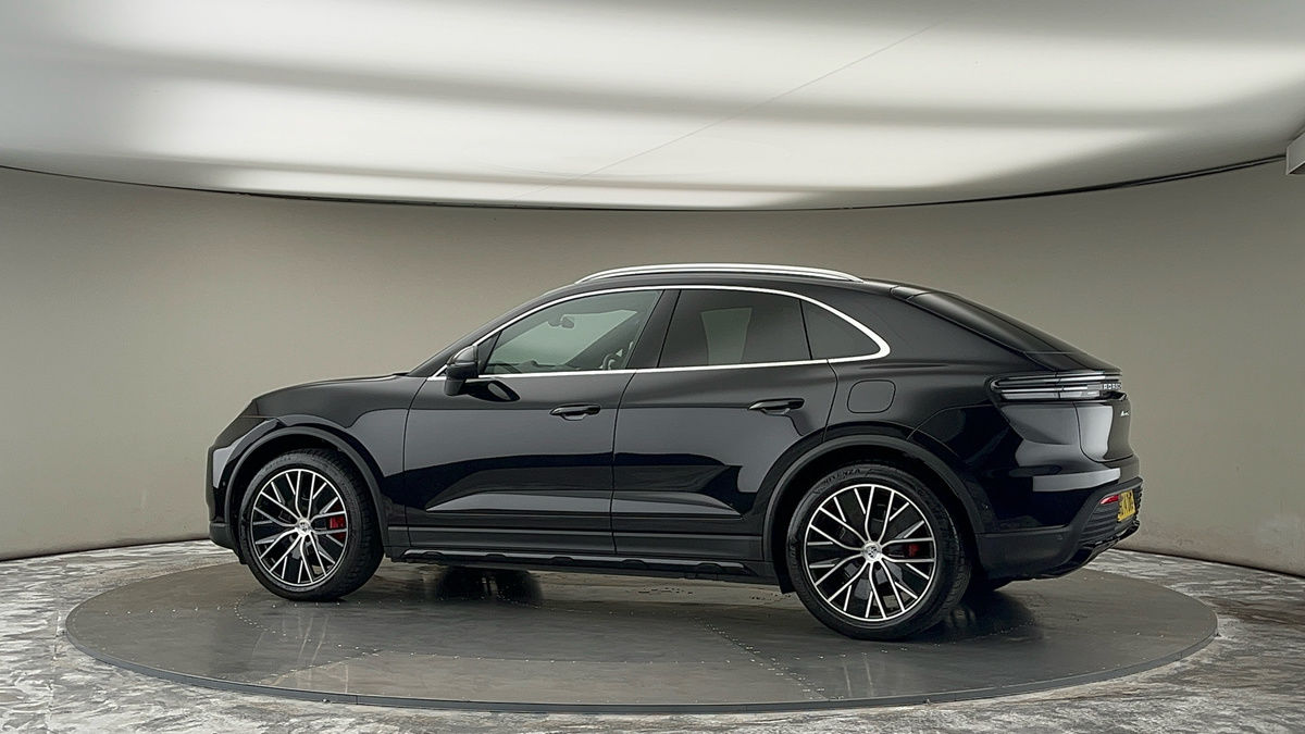 More views of Porsche Macan