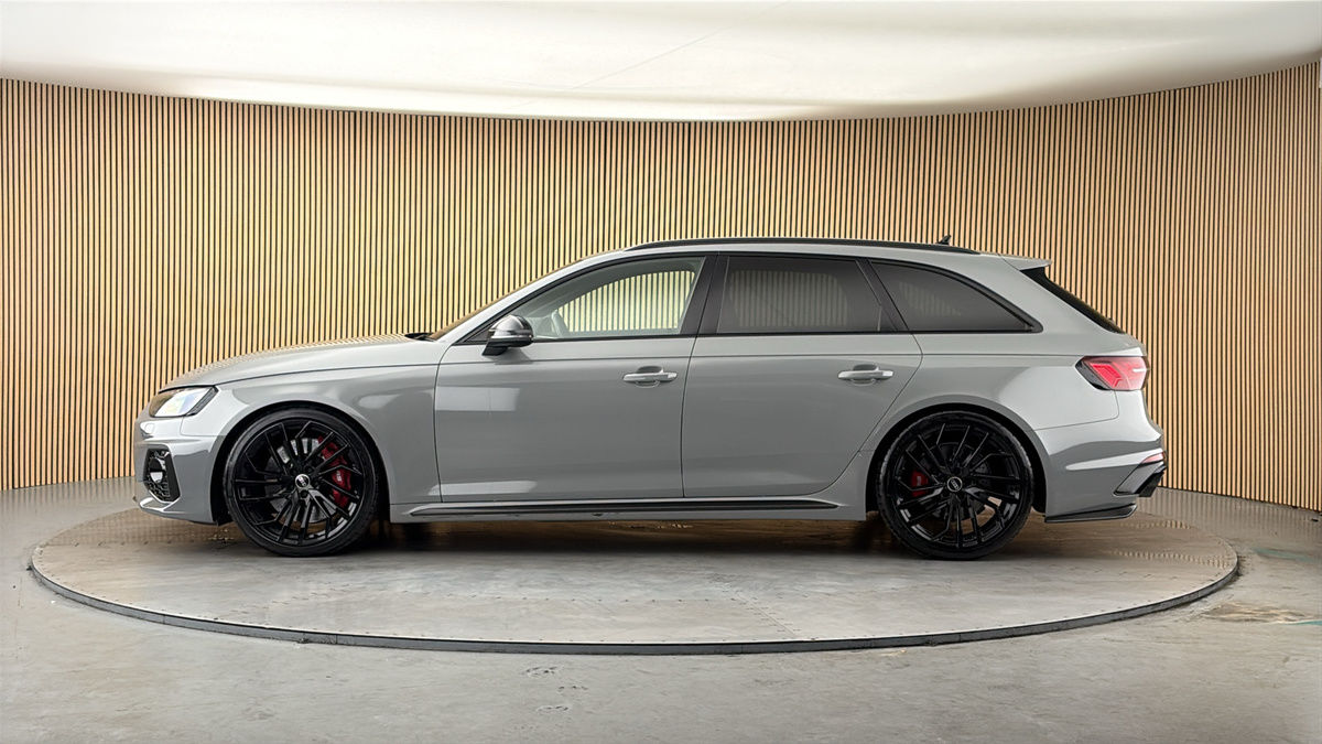 Audi RS4 Avant Image 15