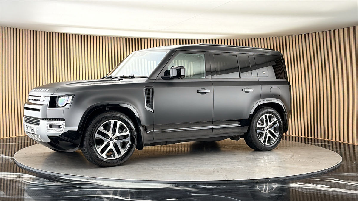 More views of Land Rover Defender 110