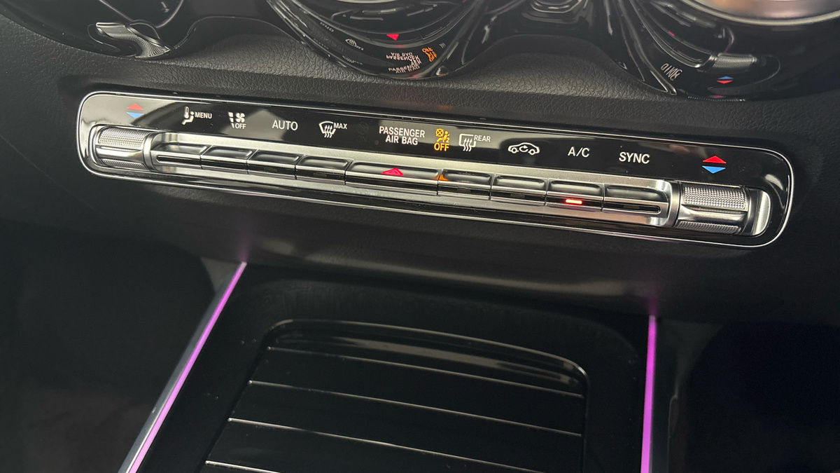 Mercedes-Benz GLB Image 26
