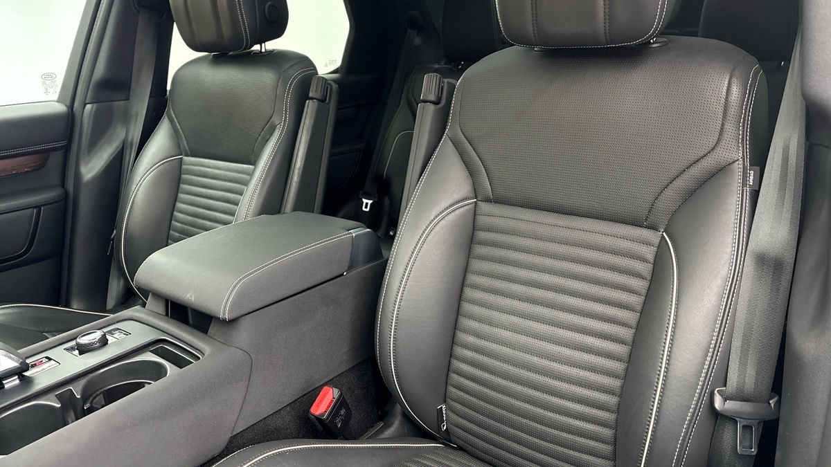 Land Rover Discovery Image 7