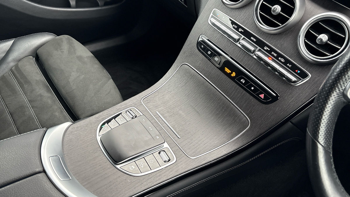 Mercedes-Benz GLC Image 18