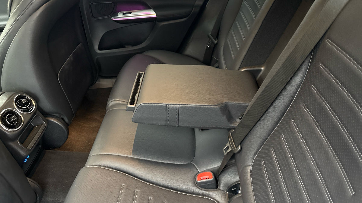 Mercedes-Benz GLC Image 9