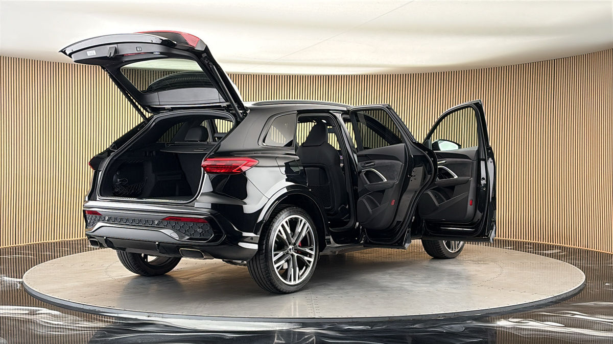 More views of Audi Q5