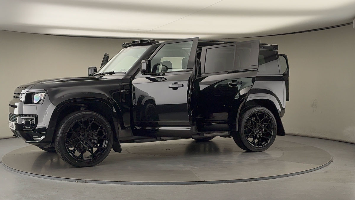 More views of Land Rover Defender 110