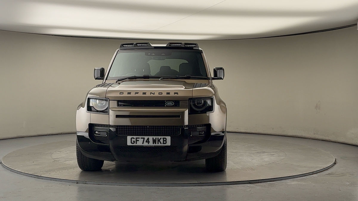 Land Rover Defender 110 Image 3