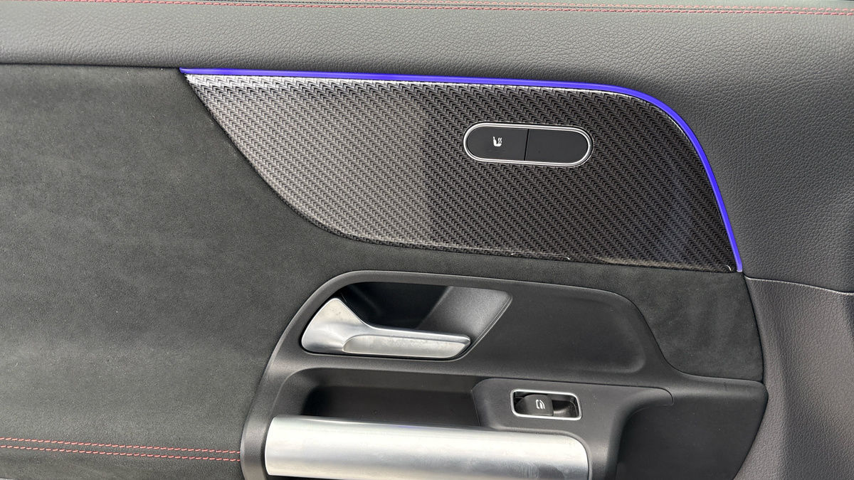 Mercedes-Benz GLA Image 19