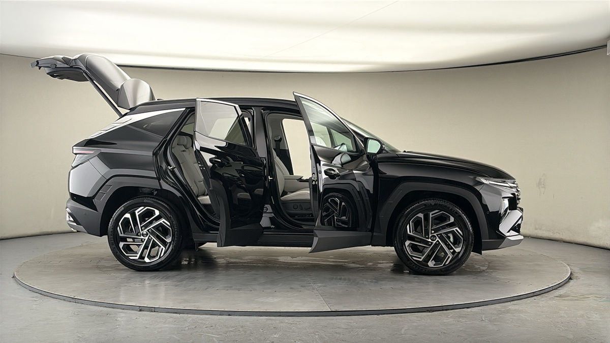 More views of Hyundai TUCSON