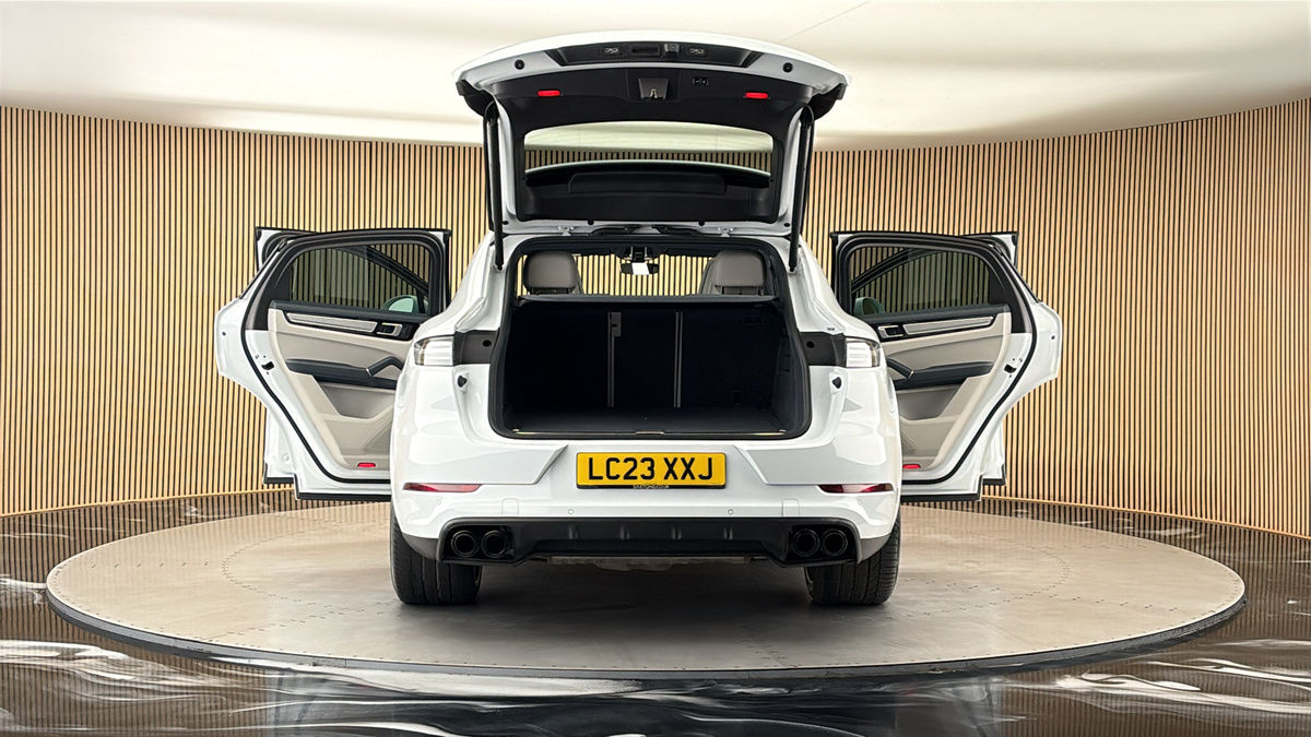 More views of Porsche Cayenne