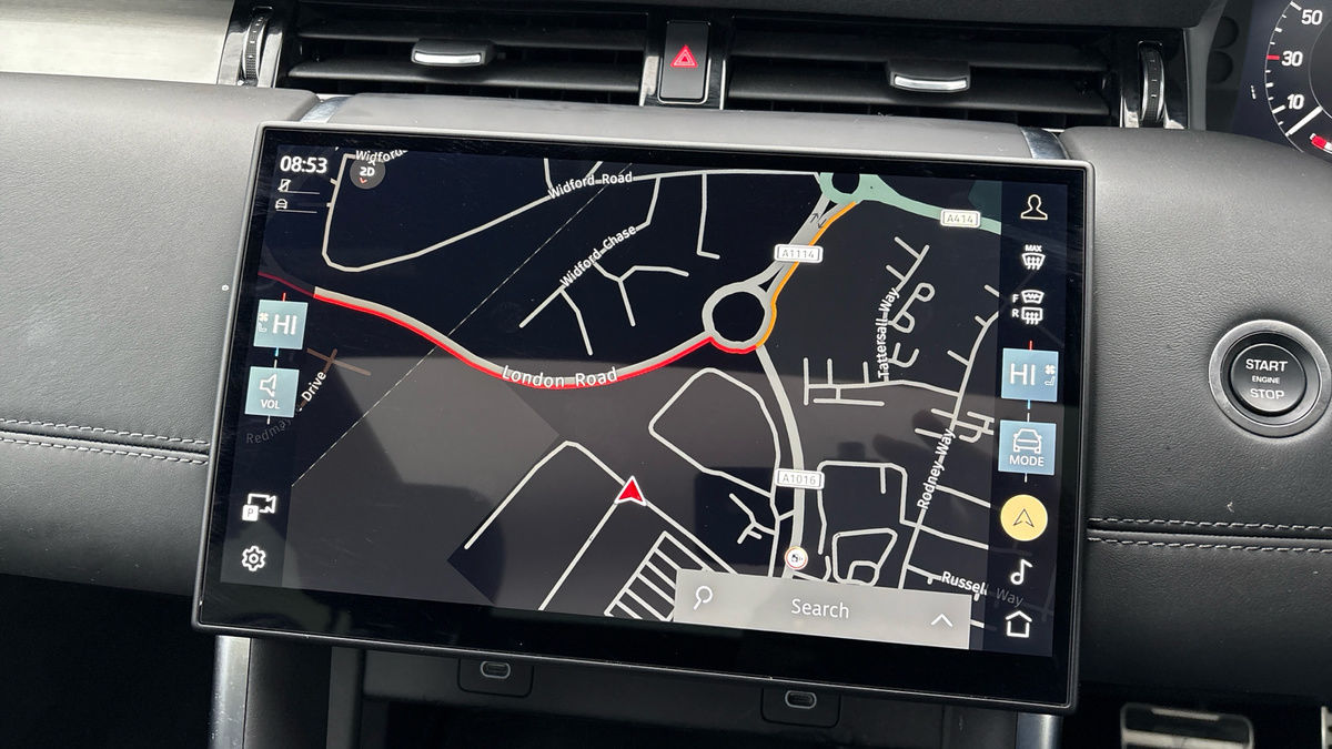 Land Rover Discovery Sport Image 17