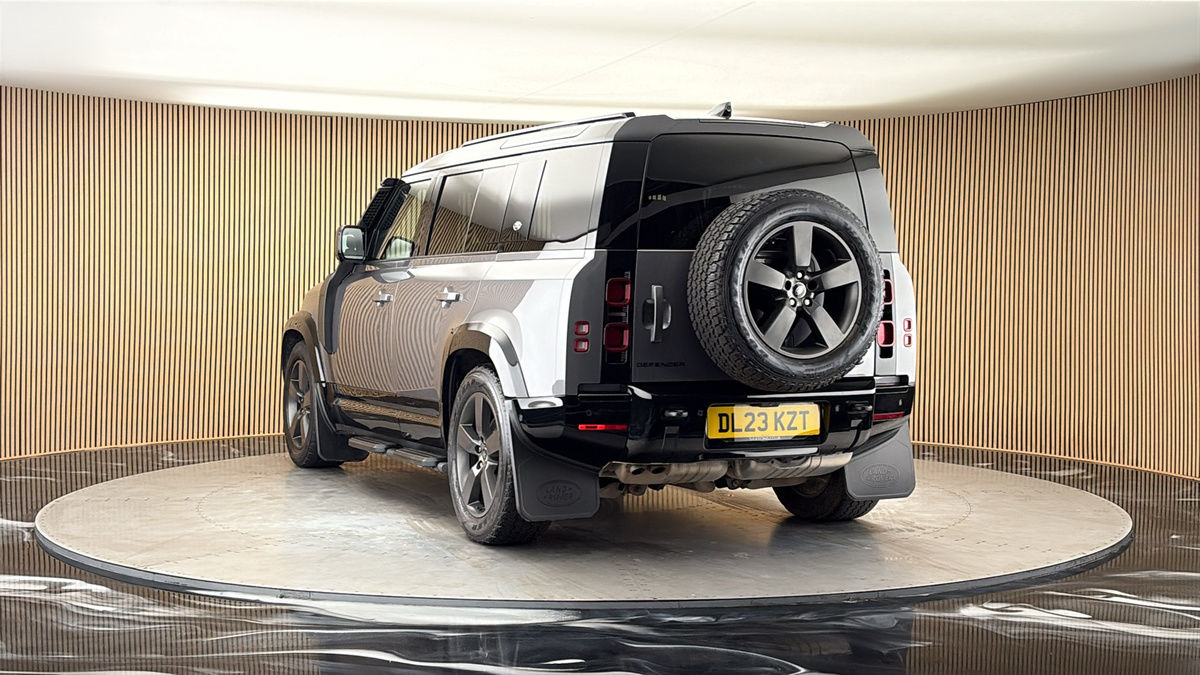 More views of Land Rover Defender 110