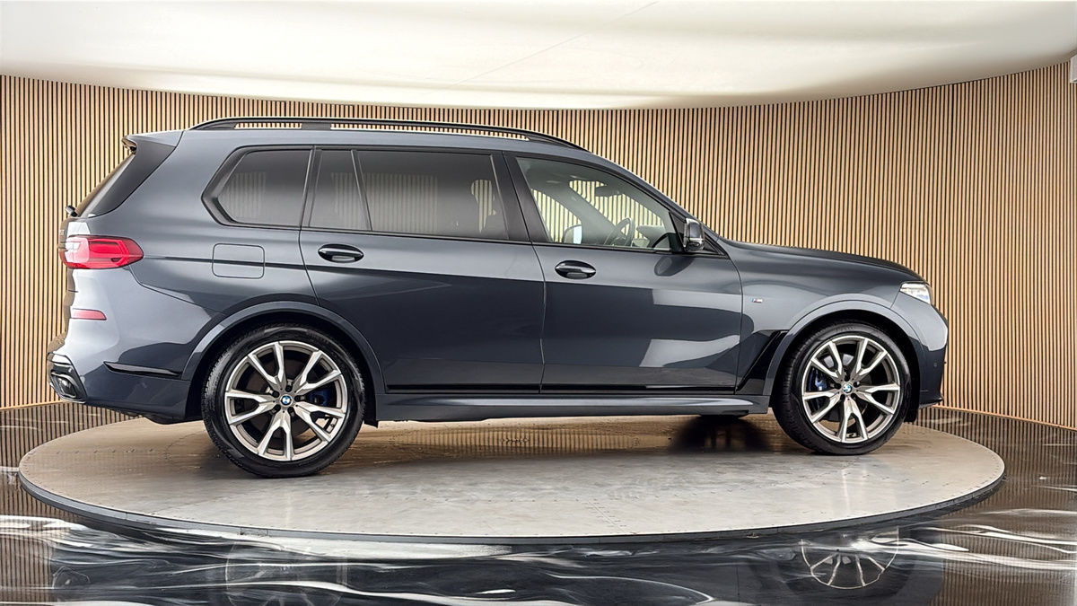 More views of BMW X7