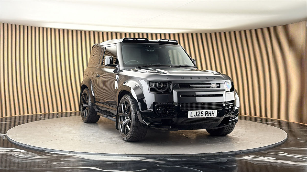 More views of Land Rover Defender 90