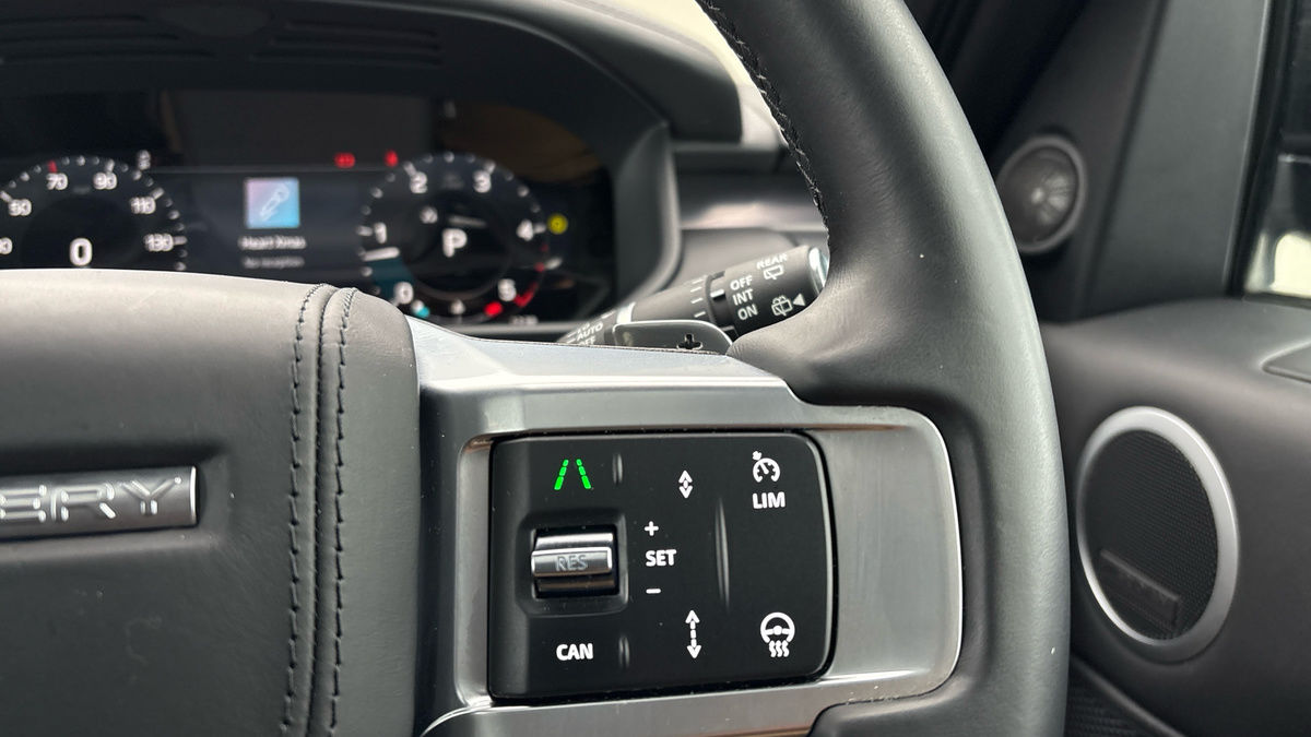 Land Rover Discovery Image 14