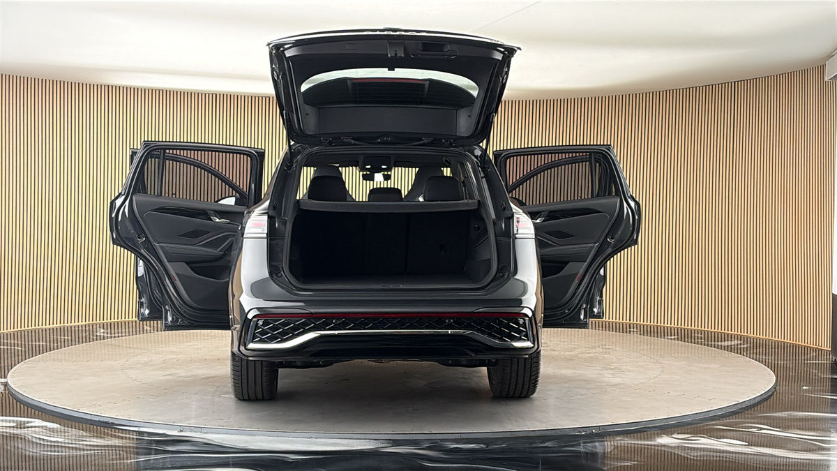 More views of Volkswagen Tiguan