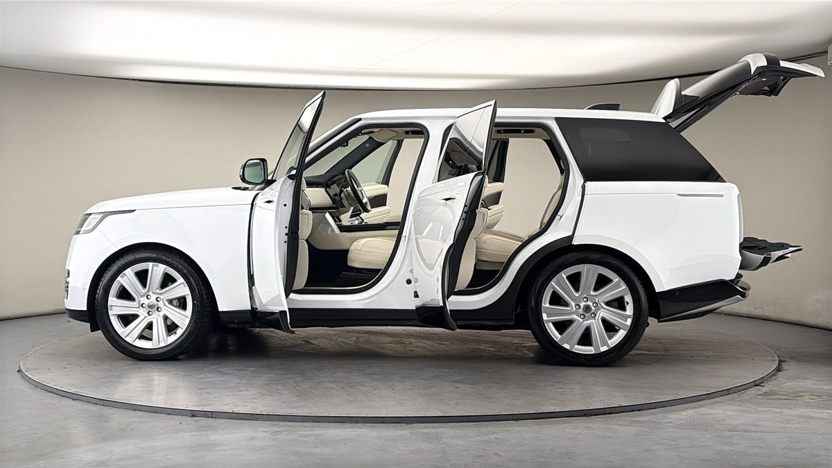 More views of Land Rover Range Rover