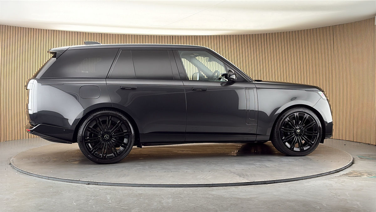 More views of Land Rover Range Rover