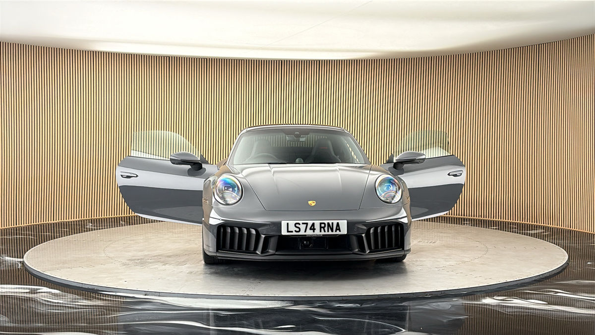 More views of Porsche 911