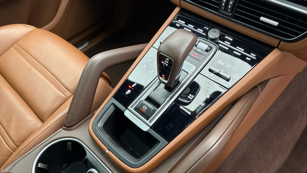 Porsche Cayenne Image 26