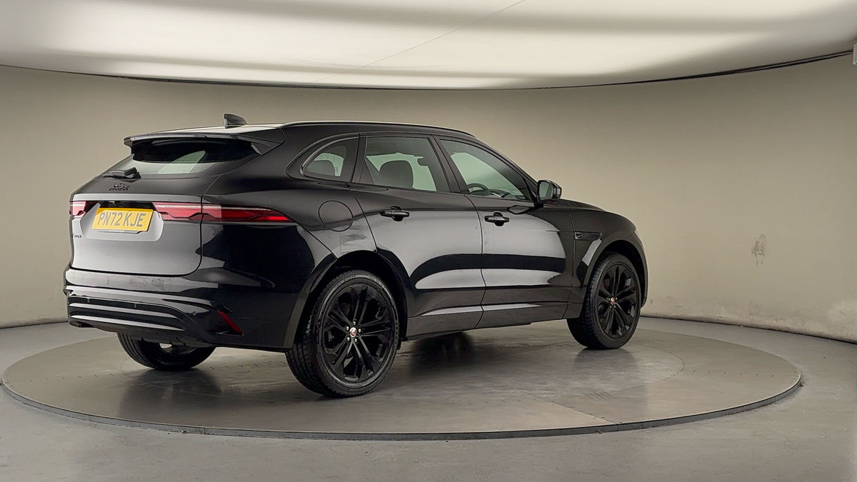 Jaguar F-PACE Image 21