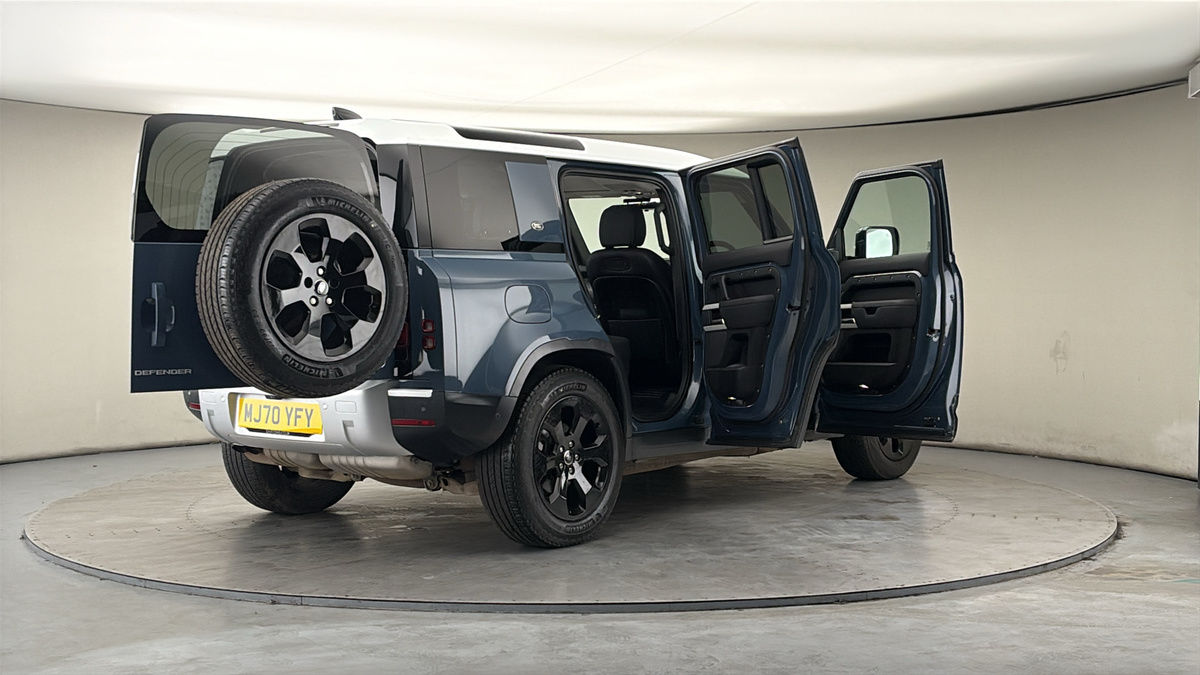 More views of Land Rover Defender 110