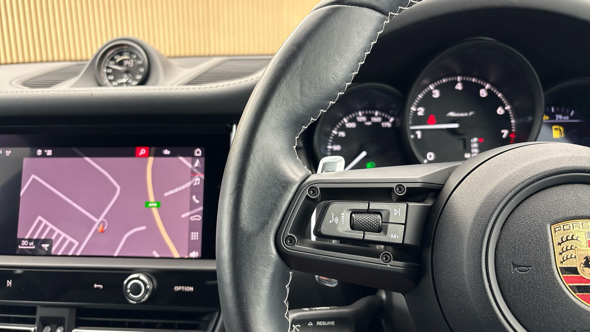 Porsche Macan Image 13