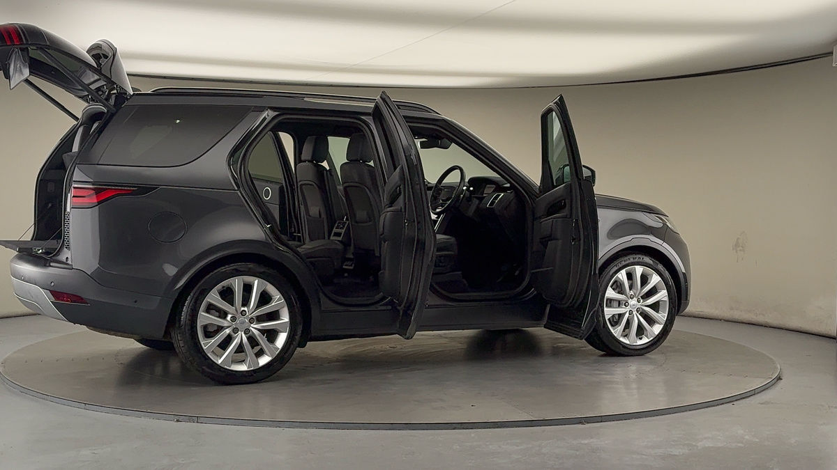 More views of Land Rover Discovery