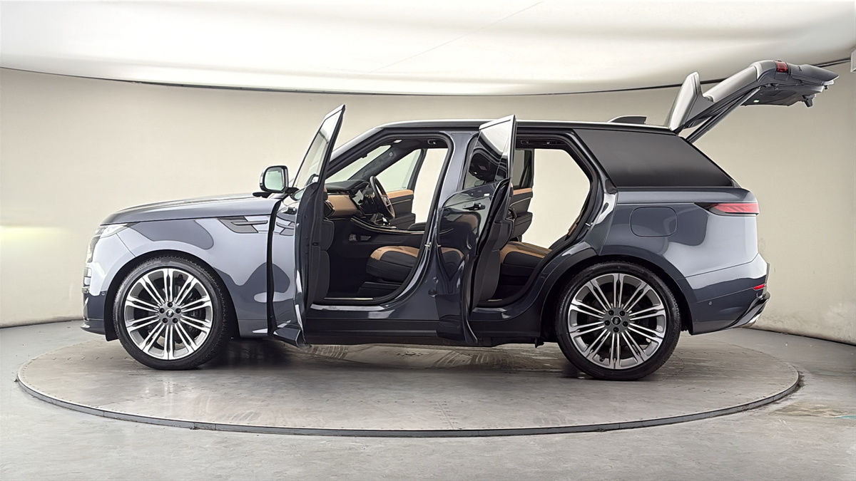 More views of Land Rover Range Rover Sport